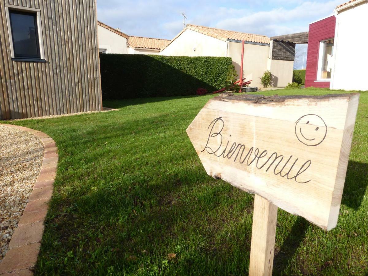 La Cabane Du Bonheur Les Herbiers Exterior foto